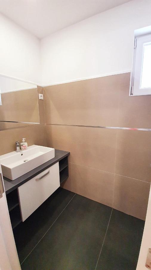 Marcos Apartments Victoriei - Self Check-In レシツァ エクステリア 写真
